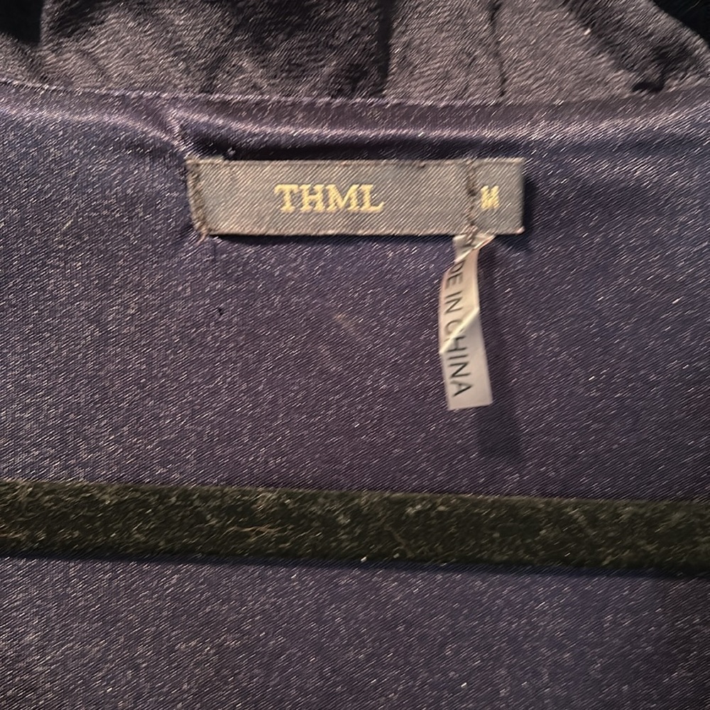 👗THML Chessie Textured Navy Sleeveless Ruffle Neck Midi Dress Stitch Fix - Picture 4 of 16